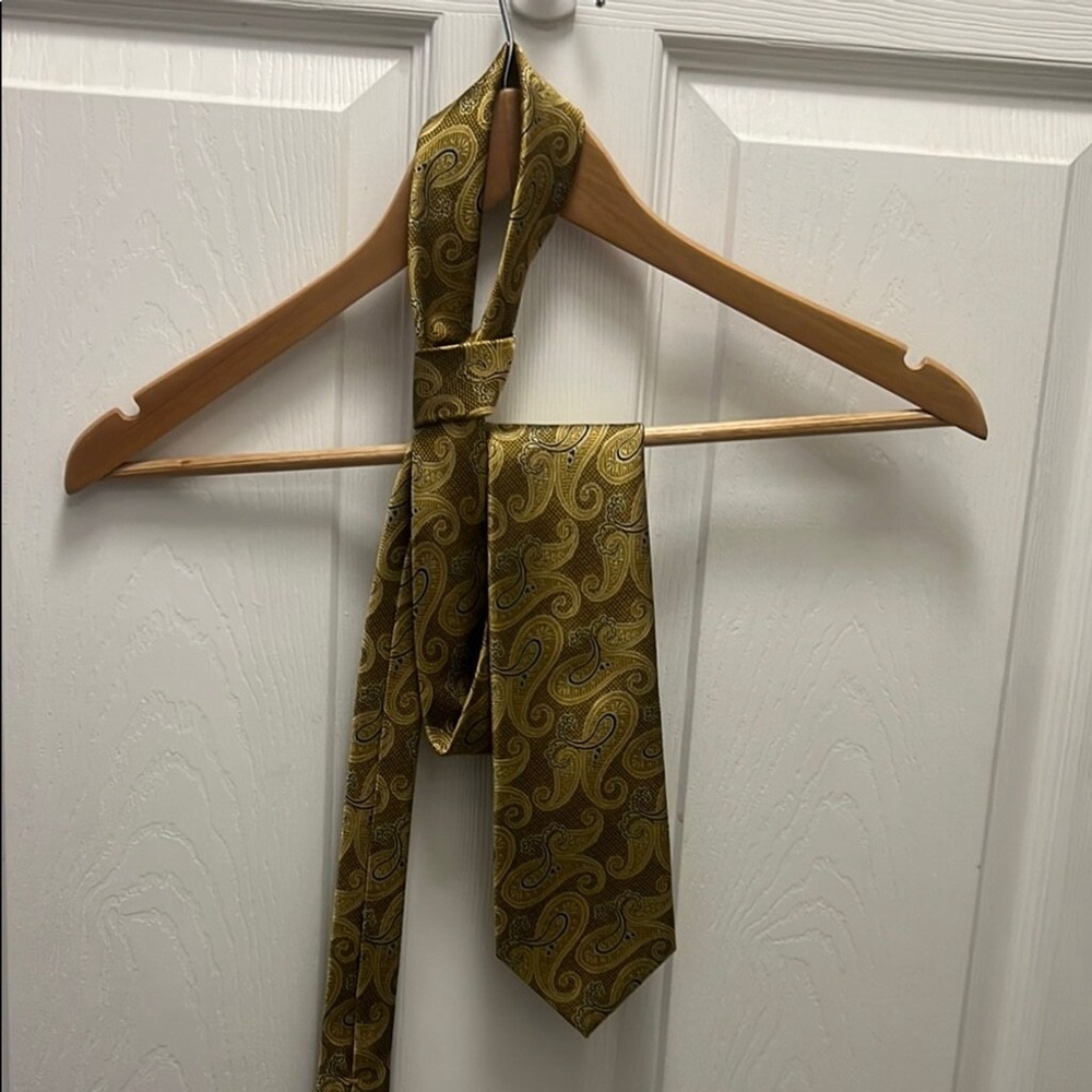 Gold Paisley Silk Neck Tie Mens Classic Width Dress Wedding Preppy